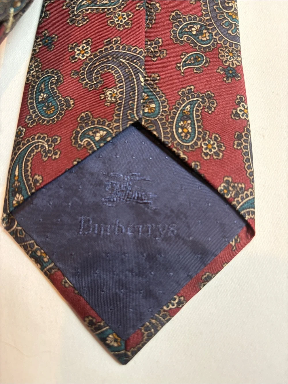 Burberrys Vintage Burgundy Navy Paisley Silk tie